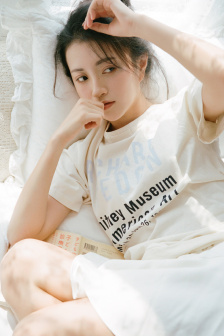 美女拔萝卜
